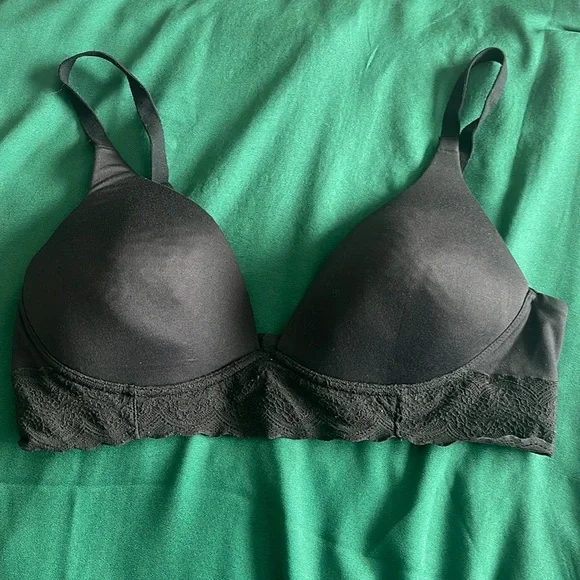 Warner’s Black Wireless Bra - Picture 1 of 5